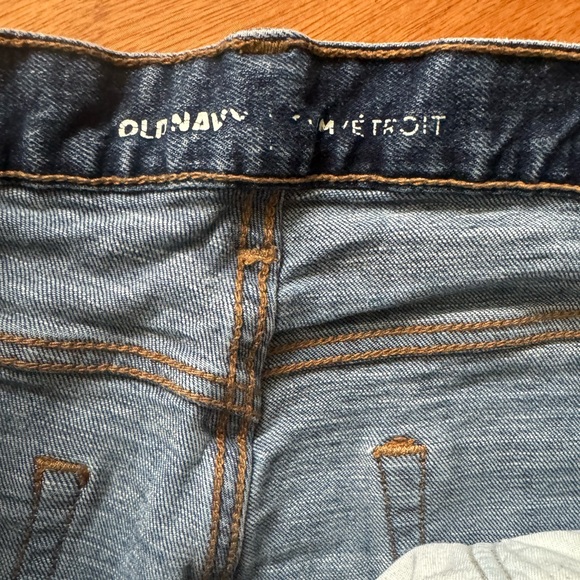 Old Navy Stretch Slim Jeans - Picture 3 of 6